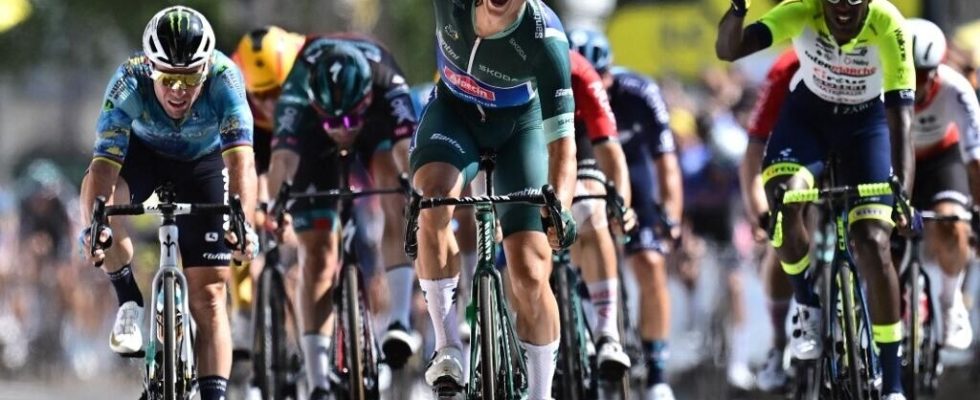 Tour de France Belgian Jasper Philipsen wins the 7th stage
