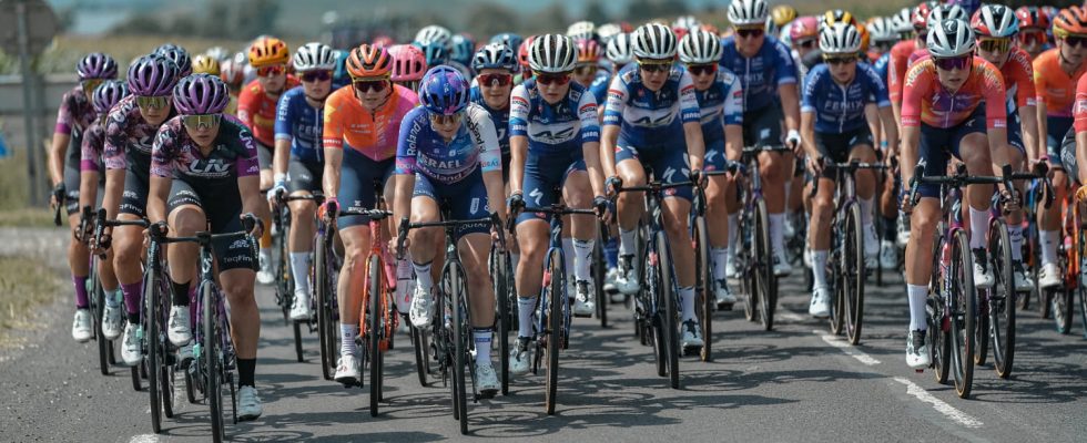 Tour de France women 2023 TV channel profile of the