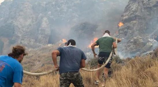 Turkish citizens were evacuated in the forest fire on Rhodes