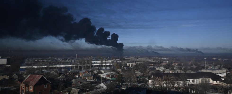 Ukraine at least two dead in a strike on a