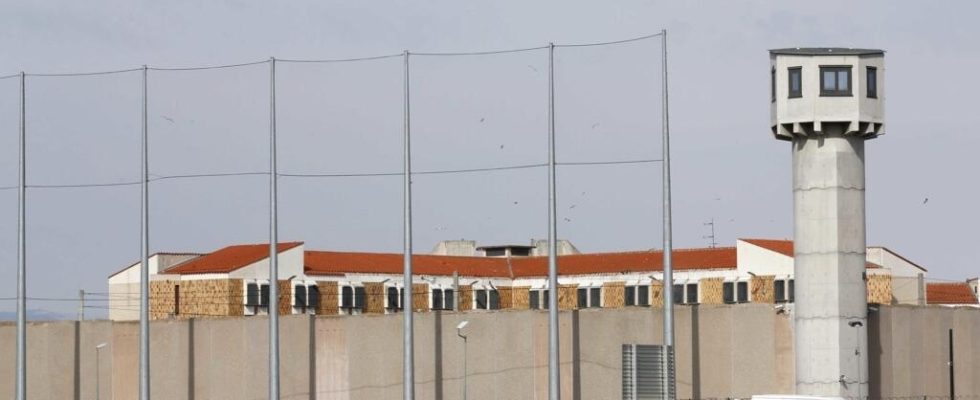 Unworthy conditions at the Perpignan remand center according to the
