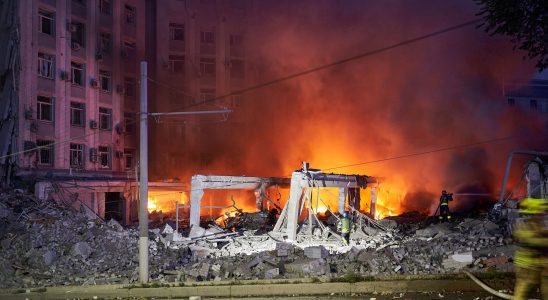 War in Ukraine Russian missile hits building in Dnipro at