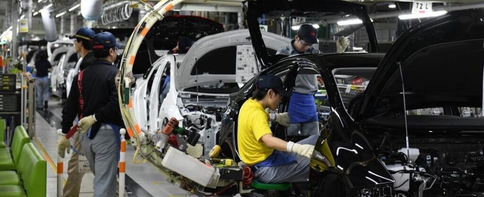 a record increase in wages conceded by Japanese companies