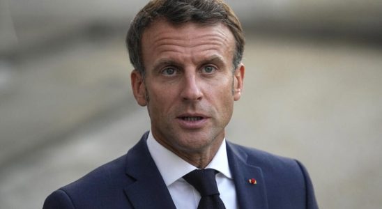 after the government reshuffle Emmanuel Macron sets the course