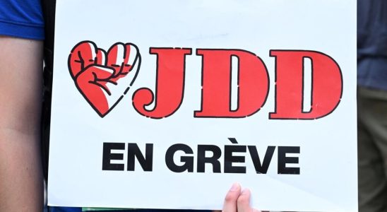 the strike at the Journal du Dimanche extended until Tuesday