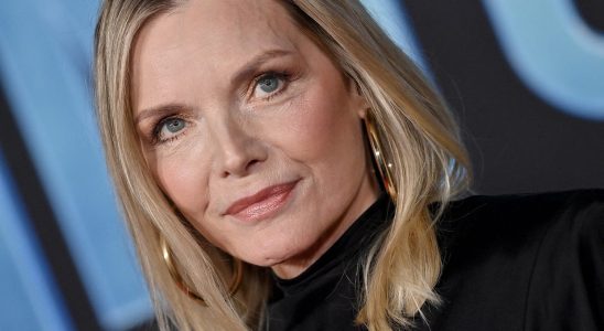 At 65 Michelle Pfeiffer appears without makeup and her photo