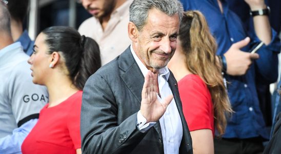 Between Nicolas Sarkozy and Jean Luc Melenchon a Russian romance
