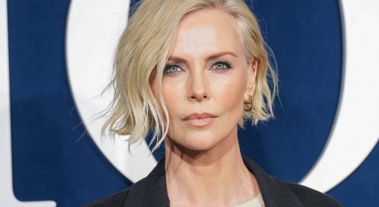 Charlize Theron disfigured by a failed facelift She responds to