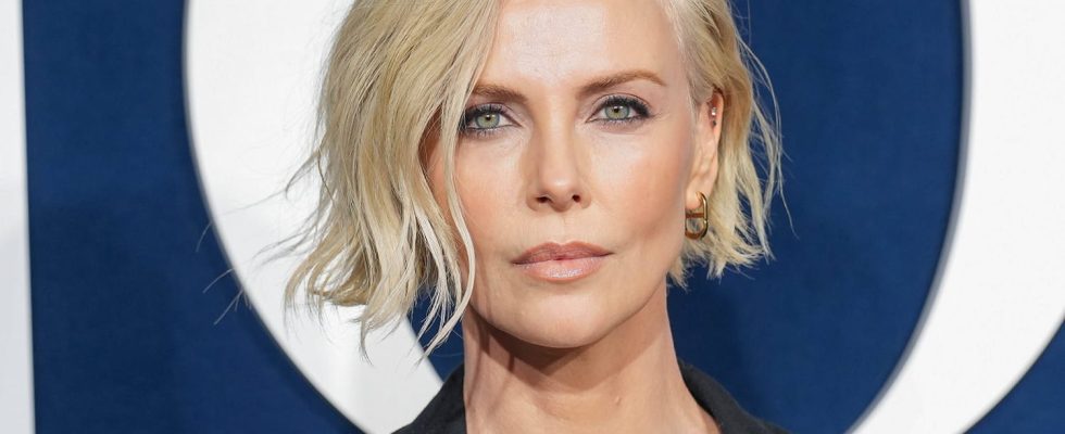 Charlize Theron disfigured by a failed facelift She responds to