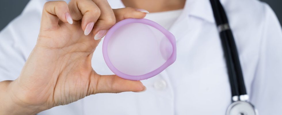 Contraceptive diaphragm action advantages what is it
