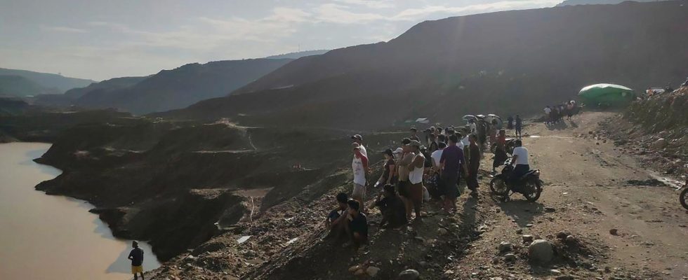 Dozens dead in landslide at jade mine