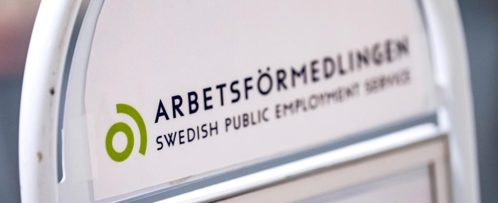 Employment agencies are convicted of bribery
