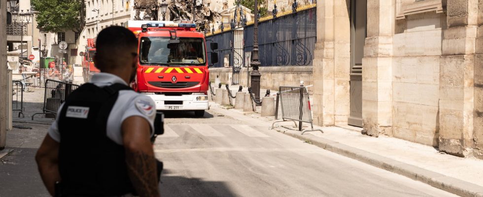 Fire on Ile Saint Denis 3 dead and 19 injured