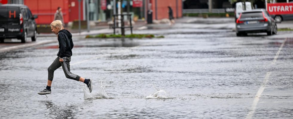 Flooded properties and roads in Orebro