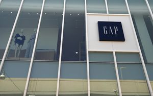 Gap weak sales Quarterly EPS beyond
