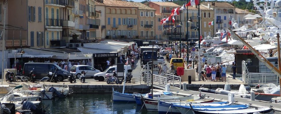 In Saint Tropez the customer gives a tip of 500 euros