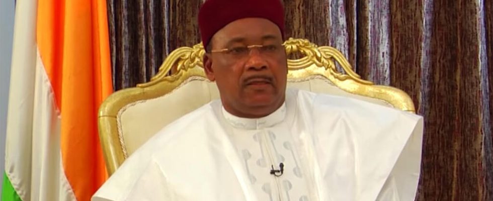 Niger ex president Mahamdou Issoufou discreet in the media since the
