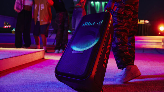 Portable party speaker with karaoke support LG XBOOM XL7S