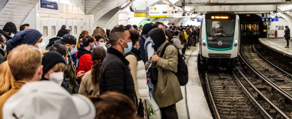 RATP strike the metro and the RER disrupted during the