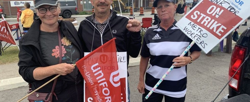 Spirits on the picket line high as Metro worker strike