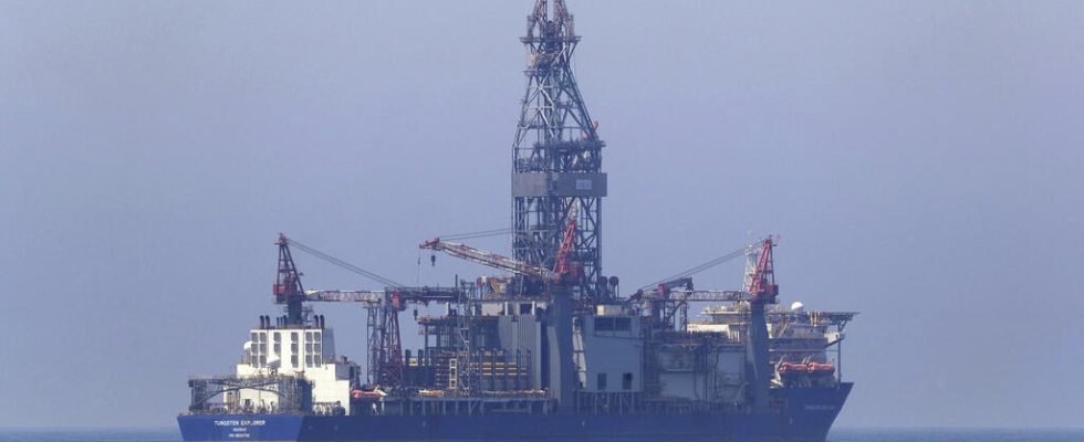 The TransOcean Barents platform in Lebanon to start offshore oil