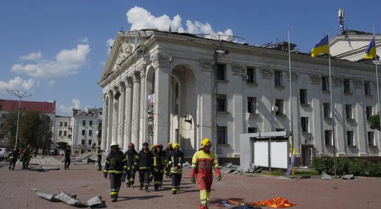 Ukraine deadly bombardment in the city center of Chernihiv