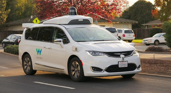 United States green light for the first autonomous taxis in