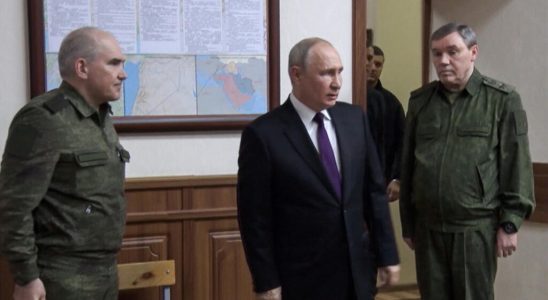 Vladimir Putin visits Rostov on Don for meeting with his generals