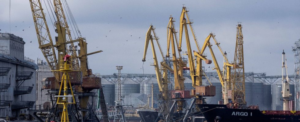 War in Ukraine Russia attacks Danube port infrastructure
