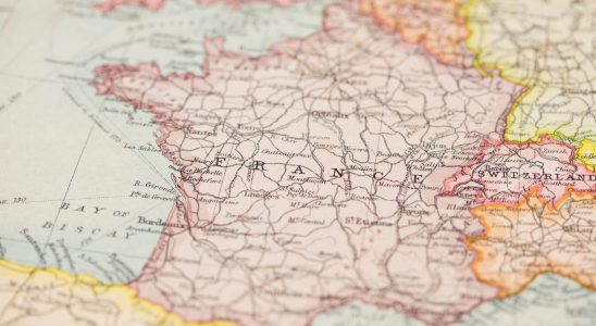 Where exactly is the center of France 8 municipalities claim