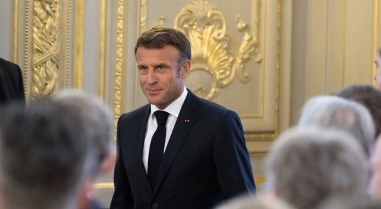 Will Macron announce new measures 12 hours of discussions with