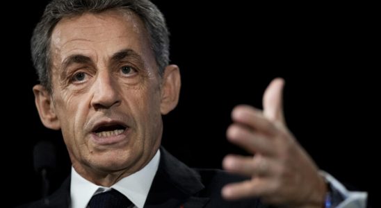 in his new book Nicolas Sarkozy lectures Emmanuel Macron