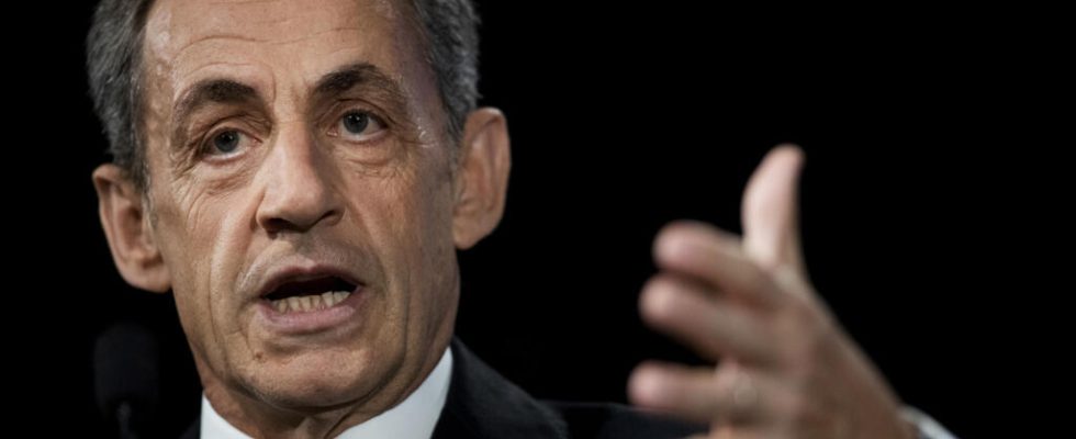 in his new book Nicolas Sarkozy lectures Emmanuel Macron
