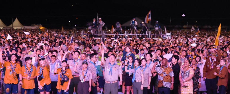 the worlds largest gathering of scouts suffers from the heat