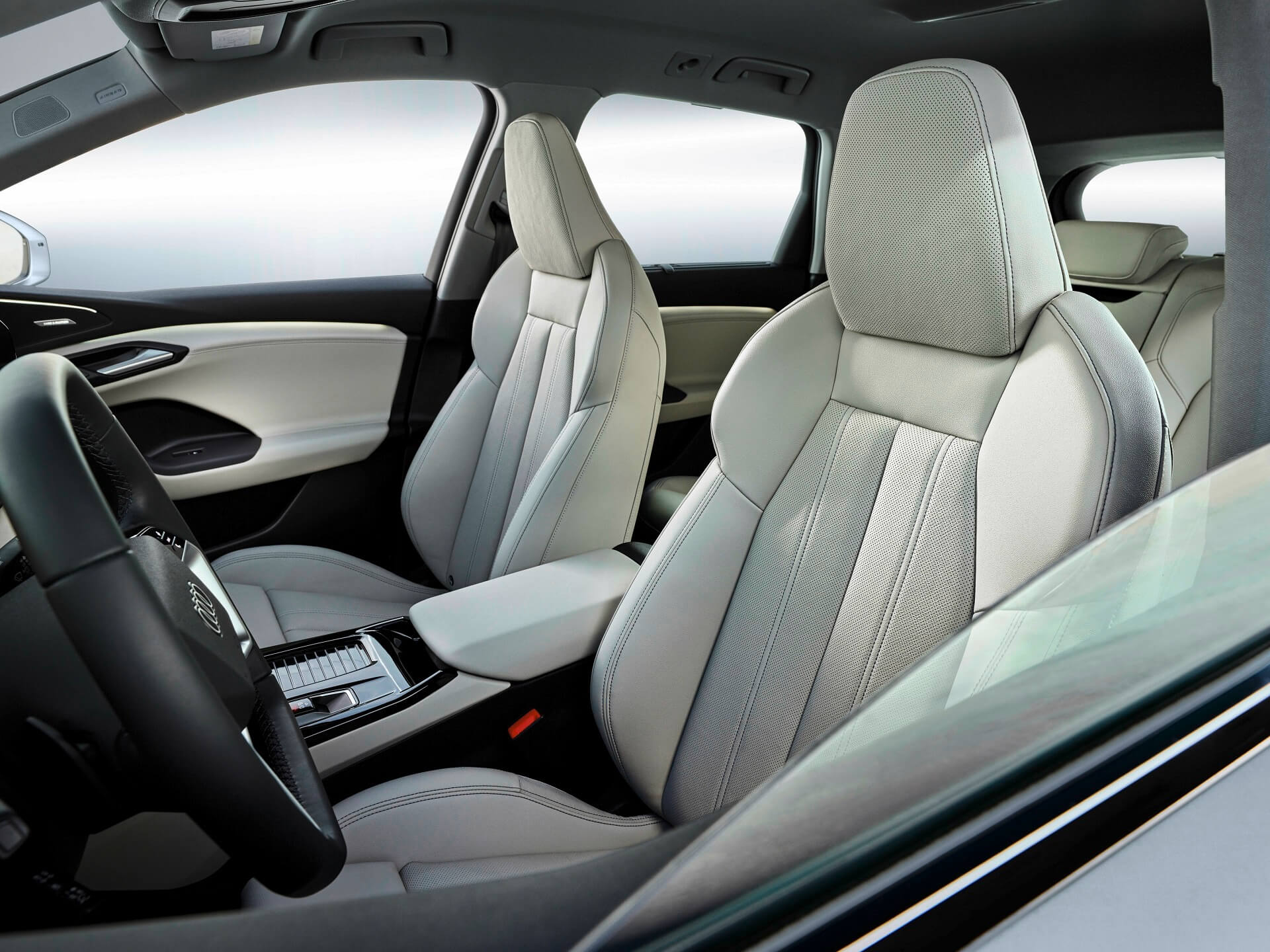 1693866345 398 Audi unveils the interior of the triple screen Q6 E tron