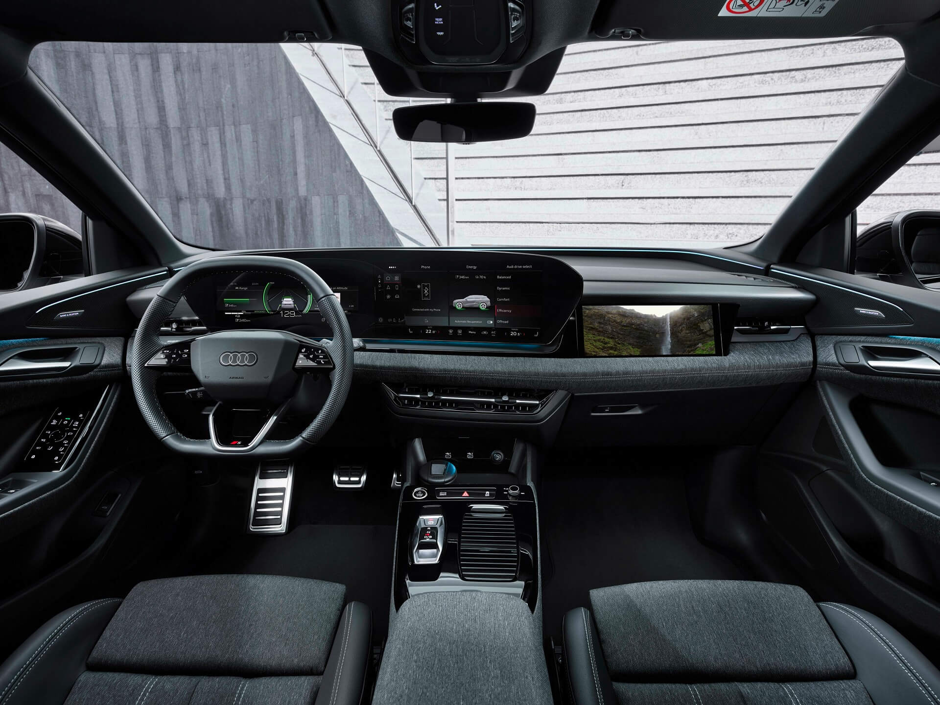 1693866345 968 Audi unveils the interior of the triple screen Q6 E tron