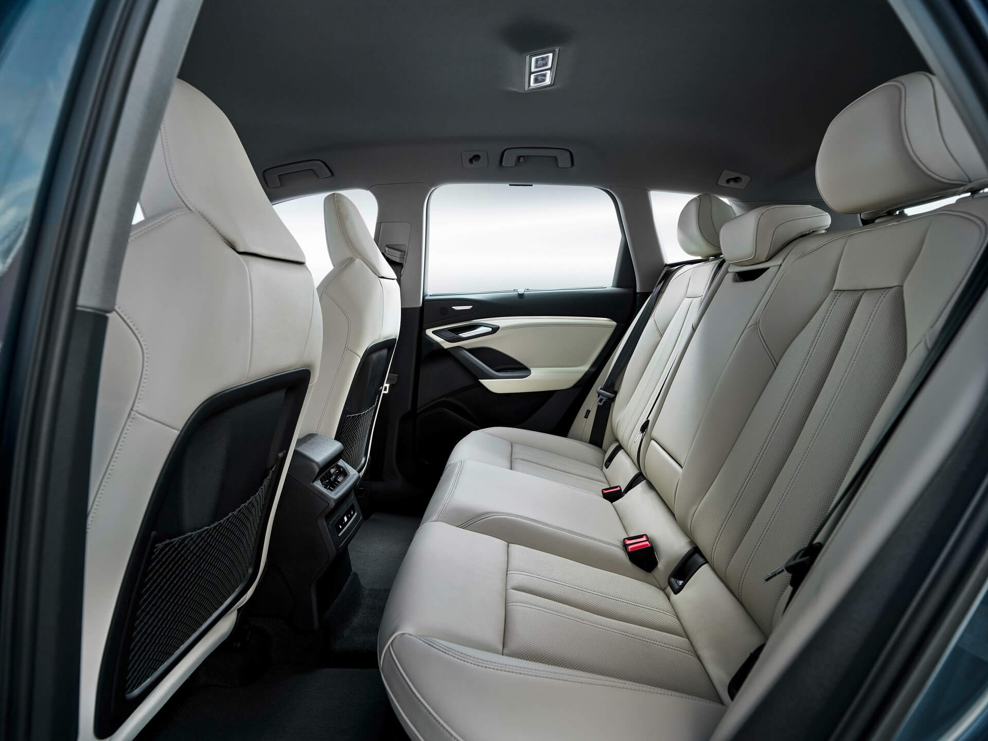 1693866346 888 Audi unveils the interior of the triple screen Q6 E tron