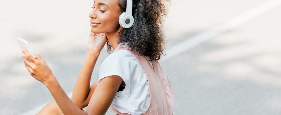 4 must see beauty podcasts for a boosted back to school season