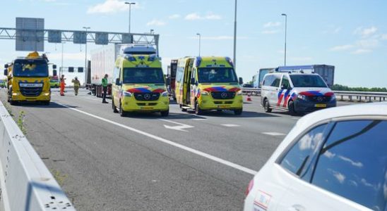 A2 near Nieuwegein open again after accident hit and run driver reports
