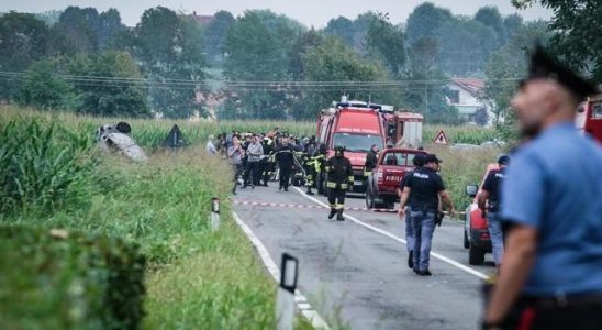 Aerobatic plane crashed in Italy 5 year old girl died