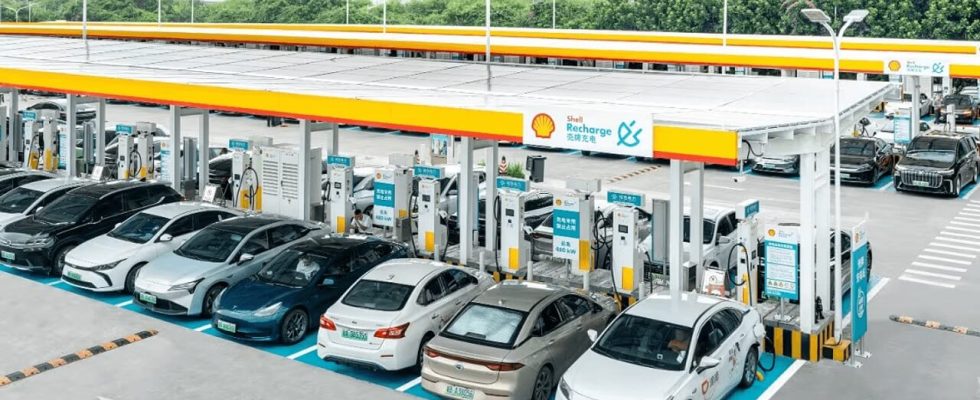 BYD and Shell Open Massive 258 Port Electric Vehicle Charging Center