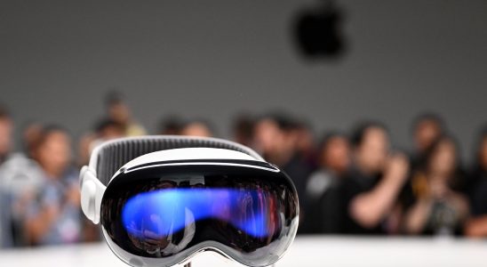 Between Apple and Meta the headset war is launched