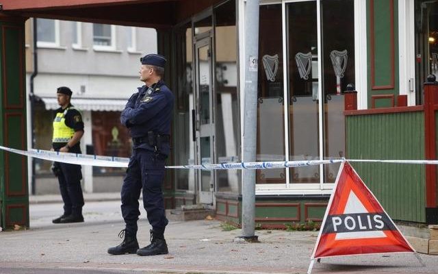 Bloody attack on a restaurant in Sweden 2 dead 2