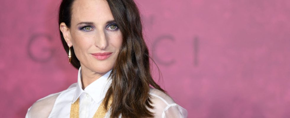 Camille Cottin has it all right by re adopting this hairstyle
