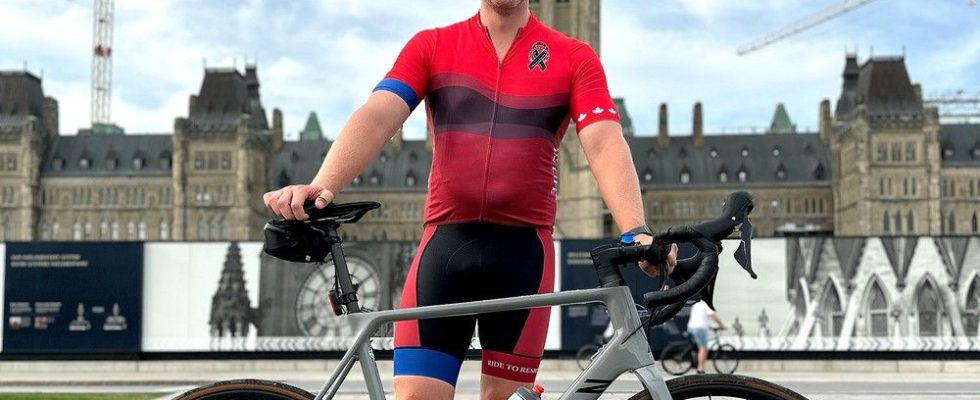 Const Ian Scoyne plans to keep riding for fellow officers