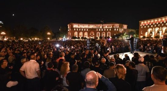 Demonstrations in Armenia continue after Azerbaijans victory The opposition called