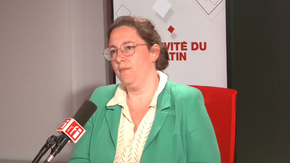 Cyrielle Chatelain, deputy for the second constituency of Isère, President of the environmental group in the National Assembly at the microphone of RFI.