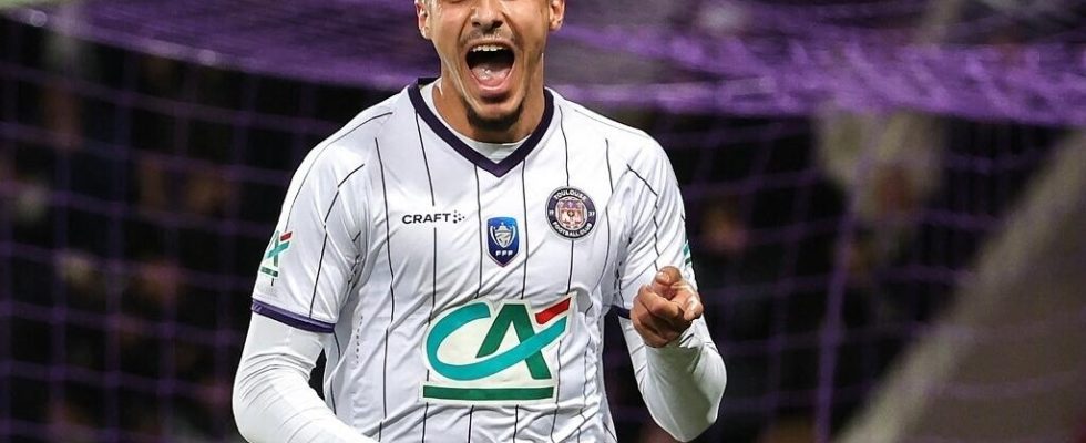 Foot Algerian international Fares Chaibi leaves Toulouse for Frankfurt