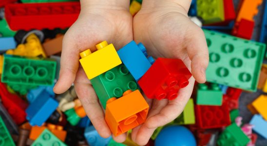 Lego announces bad news concerning the plastic of its famous