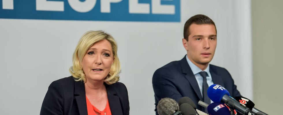 Marine Le Pen Jordan Bardella behind the scenes of